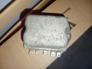 Regulador de Voltaje Antiguo