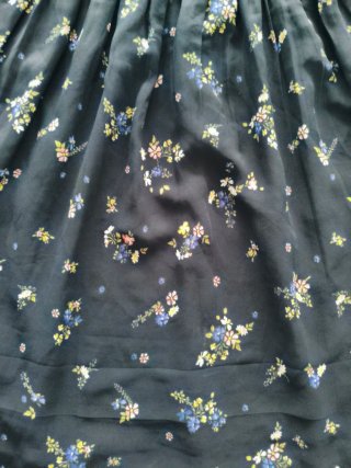 Vestido negro floral