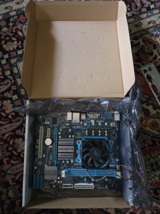 Placa Base Gigabyte AM3+ 78LMT-S2P + AMD Phenom II