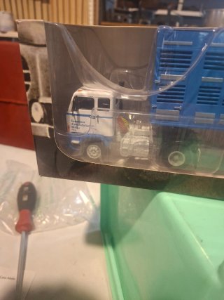 Volvo F89 Ganadero 1:43