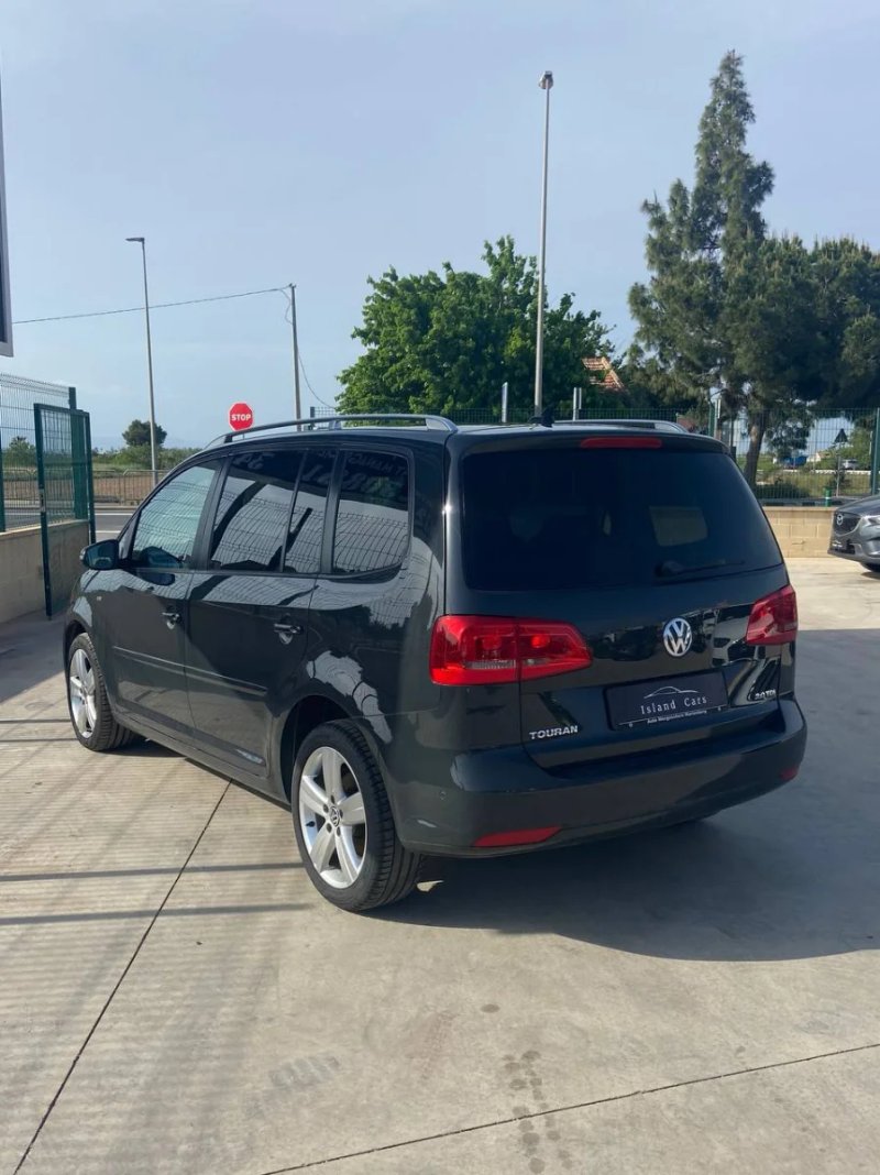 Volkswagen Touran 2014, foto 2