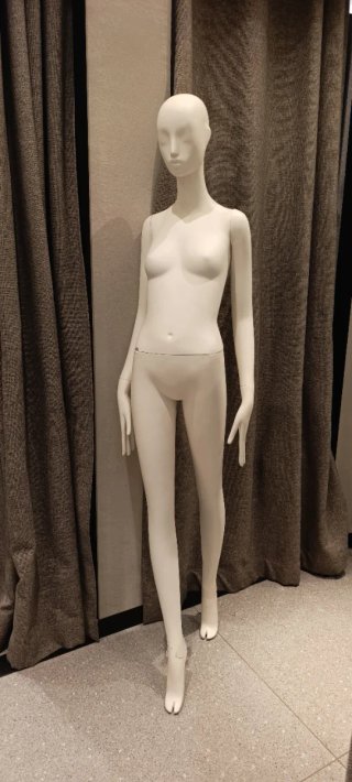 8 Maniquíes Blancos