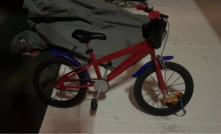 Bicicleta infantil roja