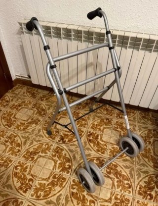 Andador Plegable con Ruedas