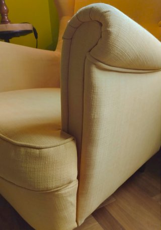 Sillón amarillo Strandmon
