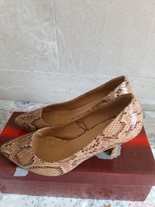 Zapatos de tacón imitación piel serpiente