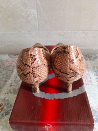 Zapatos de tacón imitación piel serpiente