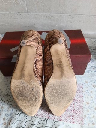 Zapatos de tacón imitación piel serpiente