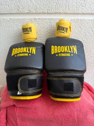 Guantes Boxeo Brooklyn Fitboxing Negros y Amarillo