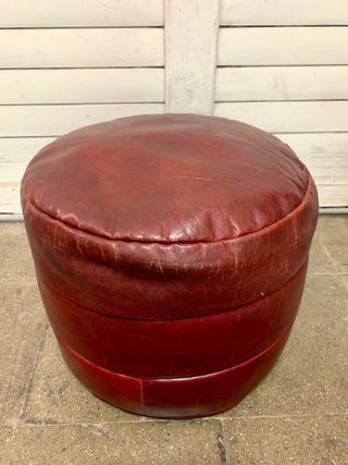 Pouf in pelle vintage. Prezzo per unità.
