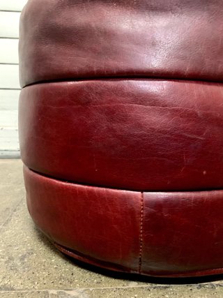 Pouf in pelle vintage. Prezzo per unità.