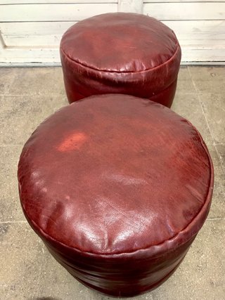 Pouf in pelle vintage. Prezzo per unità.