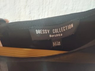 Mono corto Bershka negro encaje talla M