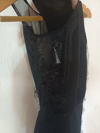 Mono corto Bershka negro encaje talla M