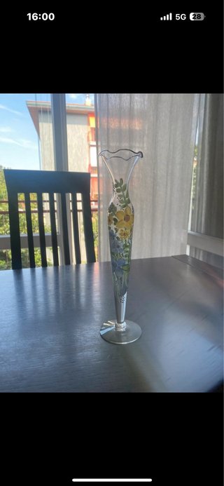 Vaso alto in vetro decorato