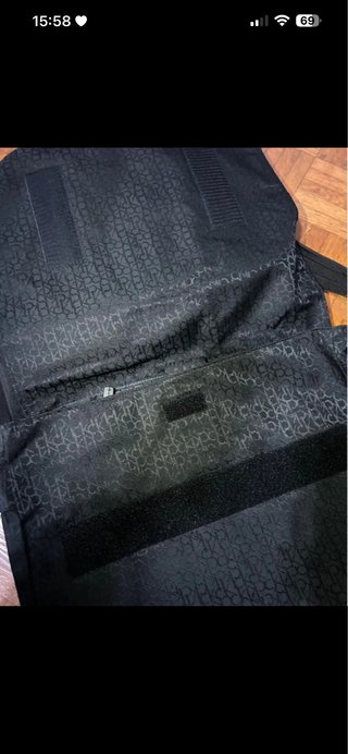 Borsa a tracolla porta PC Calvin Klein nera