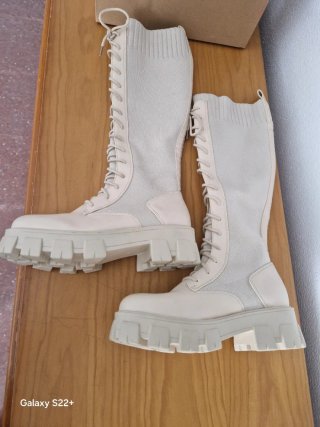 Botas altas beige nuevas Talla 39