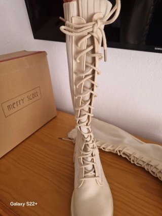 Botas altas beige nuevas Talla 39