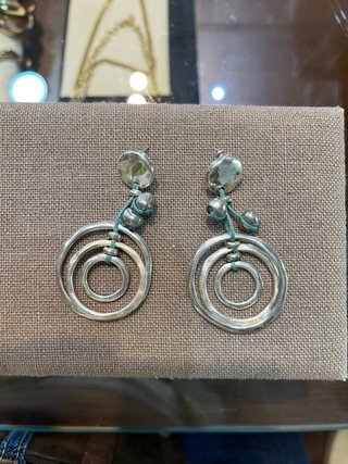 Pendientes UNO de 50 Aro y Cuentas