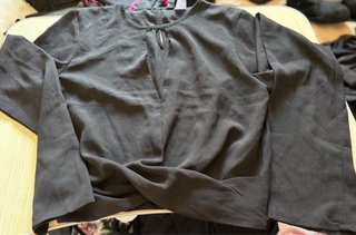 Camisa negra manga larga