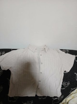 Camisa beige de mujer