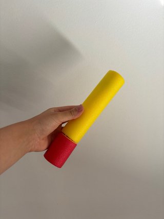Pistola de agua infantil mediana