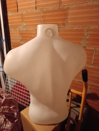 Busto maniquí torso hombre