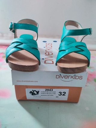 Lote Zuecos Diverkids Talla 32