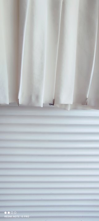 Falda plisada blanca