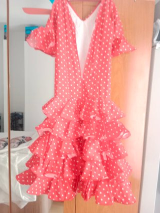 Vestido de gitana rojo con lunares