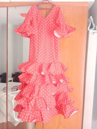 Vestido de gitana rojo con lunares