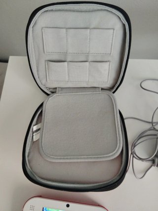 Nintendo 2DS + Pokémon Sole e Luna Alpha+caricatore