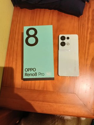 Oppo Reno 8 Pro 5G + Cargador y Funda