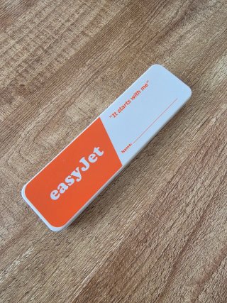 Cubiertos EasyJet de viaje