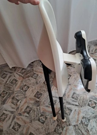 Trona Babybjorn fácil limpieza poco espacio