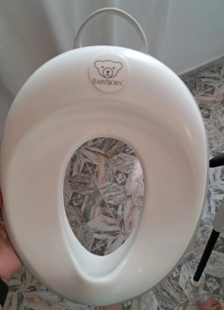 Trona Babybjorn fácil limpieza poco espacio