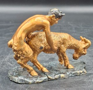Escultura Bronce Fauno y Cabra firmada.