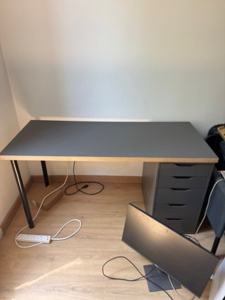 Scrivania grigia con cassetti Ikea