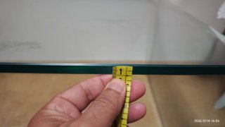 Mesa de vidrio doblado