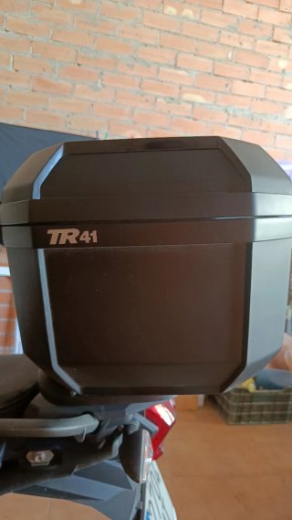 Baúl Shad TR41 Negro