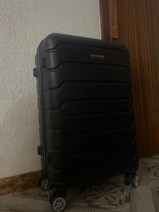 Bolsas de viaje compuesta por cuatro piezas