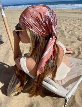 Pañuelo bandana paisley rojo y blanco