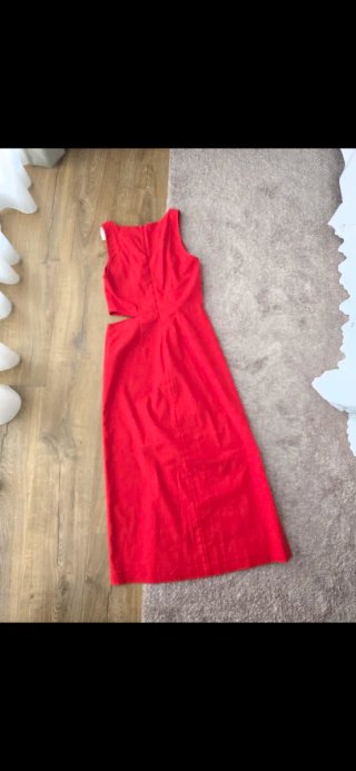 Vestido Zara chica. Nuevo