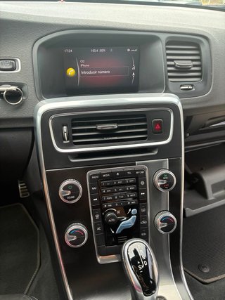 Volvo V60 2018 R-Design