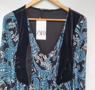 Vestido Zara Terciopelo y Estampado
