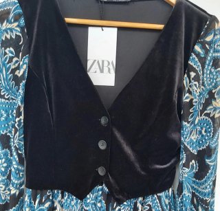 Vestido Zara Terciopelo y Estampado