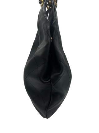 Bolso Chanel Hobo Negro Piel Dorada