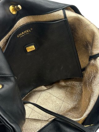 Bolso Chanel Hobo Negro Piel Dorada