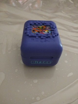 Bitzee Original morado y nuevo.