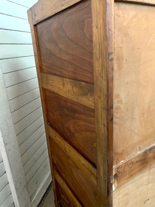 Mueble archivador de madera. Antiguo